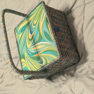🏵️Dritz Sewing Basket with Swirl Design Lid
